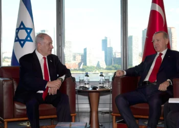 Netanyahu aborda normalización Saudí en su reunión con Erdogan