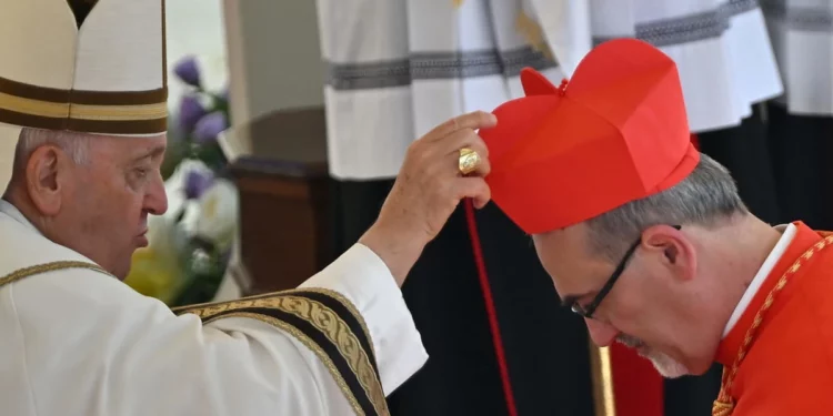 Patriarca Latino de Jerusalén entre 21 nuevos cardenales ungidos por el Papa