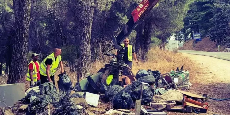 Proyecto de limpieza extrae toneladas de basura del Golán
