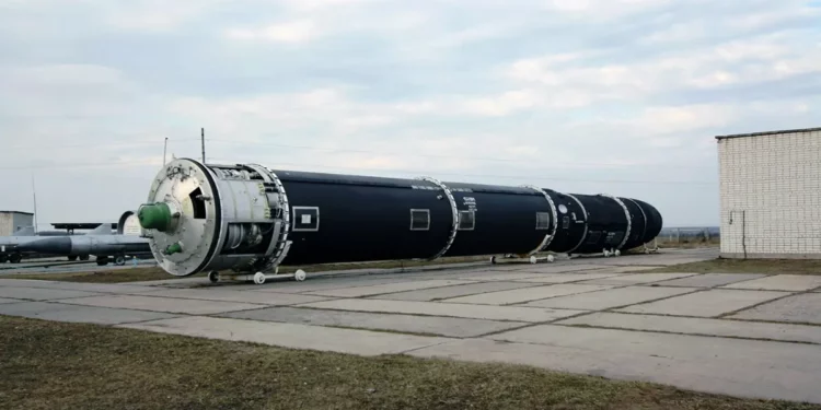 Rusia pone en actividad misiles balísticos intercontinentales Sarmat