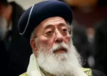 Rabinos principales apoyan al rabino Amar contra la Corte Suprema