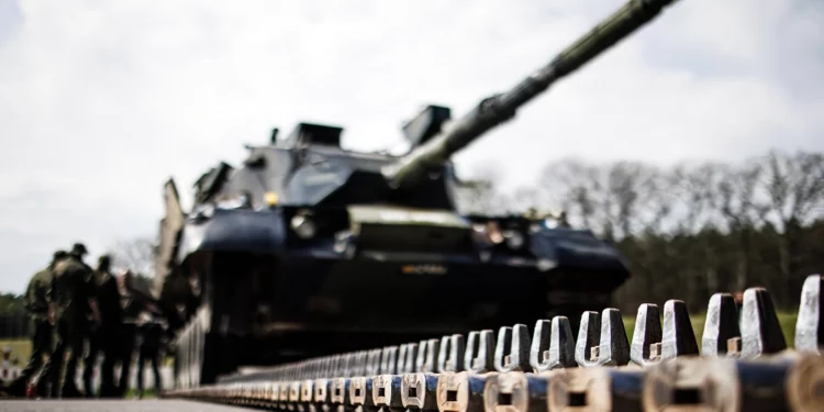 Ucrania detecta defectos mayoría de tanques recibidos de aliados