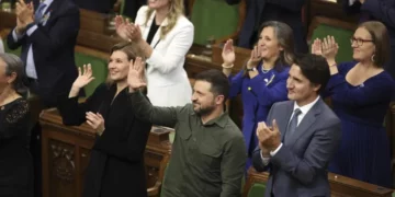 Zelensky y Trudeau ovacionan a un veterano de la guerra nazi