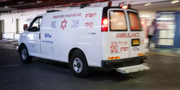 Israelí de 75 años muere atropellado por un autobús en Bat Yam