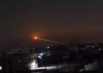 Siria reporta ataque aéreo israelí que deja 2 soldados muertos