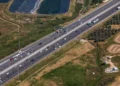 Transeúntes saquean camión tras un accidente mortal en Israel