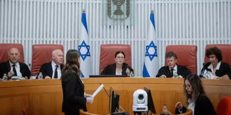Abogado de Netanyahu discute con jueces de la Corte Suprema