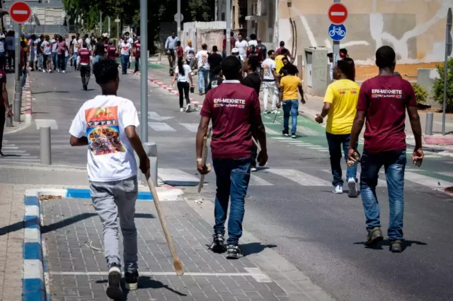 La Knéset aprueba en primera lectura ley para deportar a eritreos que apoyan su régimen