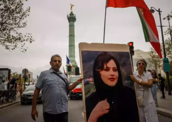 Guardia iraní asesinado en aniversario de la muerte de Amini