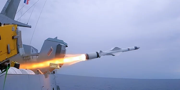 Armada francesa prueba con éxito el misil Exocet MM40 B3c