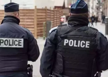 Judío es amenazado camino a la sinagoga en Francia