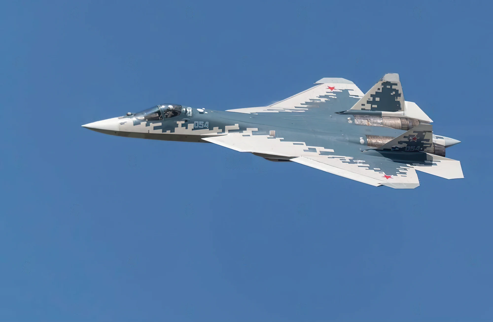 Rostec anuncia entrega de cazas Su-57 y Su-35S a Rusia