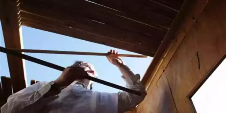Hombre herido tras sufrir caída construyendo su sucá en Rehovot