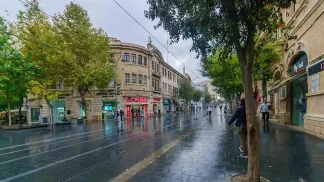 Rara tormenta de septiembre llega a Israel
