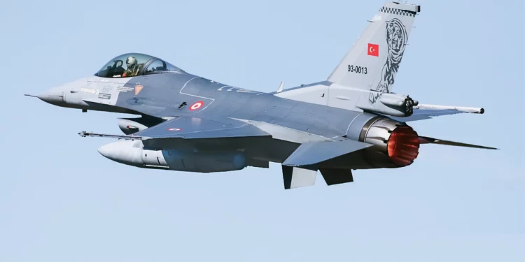 Integración del misil Atmaca mejora capacidad de cazas F-16