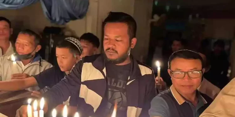 Comunidad Bnei Menashe en India hacen oraciones por Israel