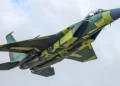 Boeing “lanzó” el primer F-15EX construido en configuración final