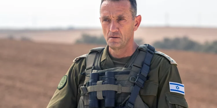 El Jefe de Estado Mayor de las FDI, Teniente General Herzi Halevi, emite una declaración en vídeo desde el sur de Israel, 28 de octubre de 2023. (Fuerzas de Defensa de Israel)