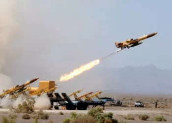 Un avión no tripulado es lanzado durante un ejercicio militar en un lugar no revelado en Irán, en esta imagen de mano obtenida el 25 de agosto de 2022. (Crédito: Ejército iraní/WANA VIA REUTERS)