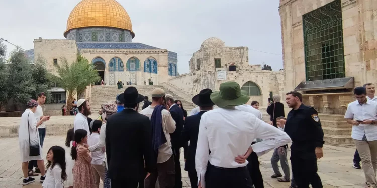 Más de 1.400 judíos visitan el Monte del Templo