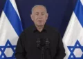 El primer ministro Benjamin Netanyahu habla durante una rueda de prensa sobre la guerra contra el grupo terrorista Hamás, que gobierna Gaza, 28 de octubre de 2023. (Captura de pantalla de YouTube; utilizada de conformidad con la cláusula 27a de la Ley de Propiedad Intelectual).