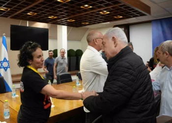 Netanyahu a familias de cautivos: Haremos todo por su retorno