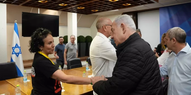 Netanyahu a familias de cautivos: Haremos todo por su retorno