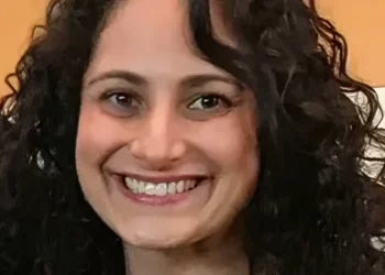Asesinan a puñaladas a presidenta de sinagoga de Detroit