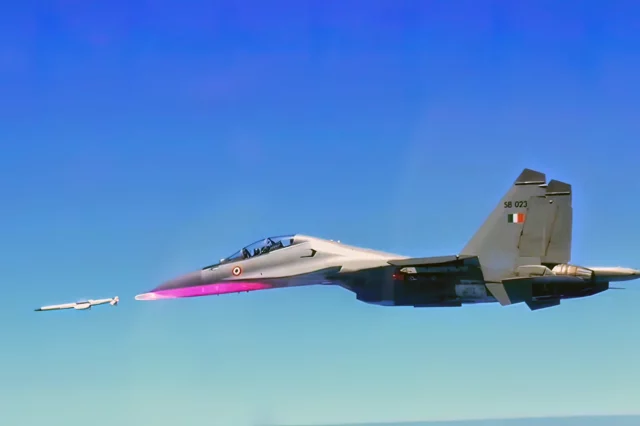 India invierte $386 M en misiles Astra y fortalece sus Sukhoi Su-30