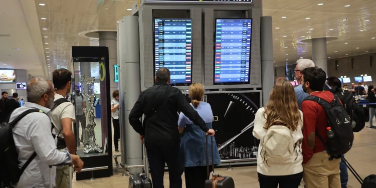 Aerolíneas cancelan vuelos a Tel Aviv: Israelíes intentan regresar