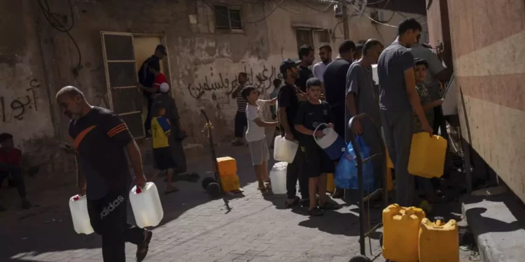 Israel restablece suministro de agua en el sur de Gaza