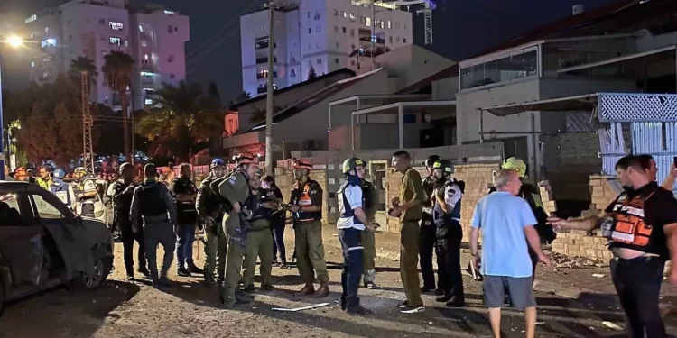 Un cohete cae en Ashdod y causa daños materiales