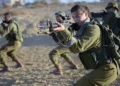 Misiles de soldados se enlistan para la guerra contra Hamás