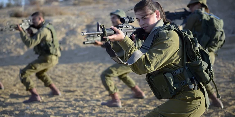 Misiles de soldados se enlistan para la guerra contra Hamás