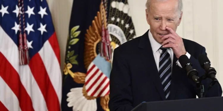 El presidente estadounidense Joe Biden habla en la Casa Blanca en Washington el 24 de octubre de 2023. (Brendan Smialowski/AFP)