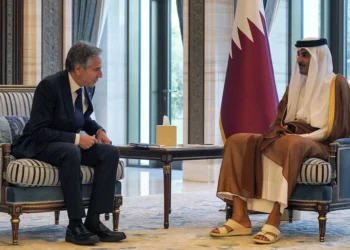 Blinken y PM qatarí discuten liberación rehenes de Gaza.