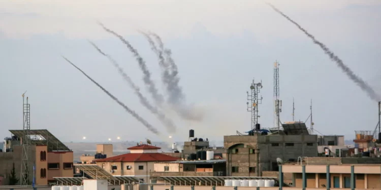 Israel bajo ataque: 6,5 horas de cohetes desde Gaza