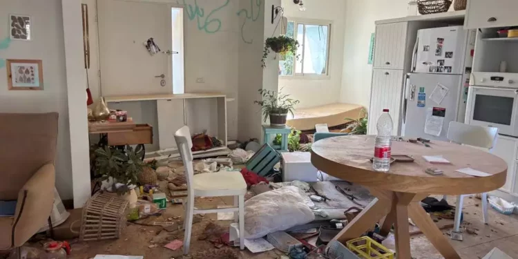 Los restos del kibutz Be'eri, destruido por un ataque de Hamás el 7 de octubre, vistos el 20 de octubre de 2023. (Carrie Keller-Lynn/The Times of Israel)