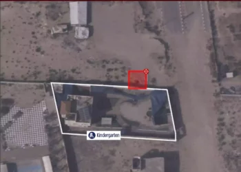 Imagen aérea publicada por las Fuerzas de Defensa de Israel el 22 de octubre de 2023 que, según afirma, muestra un lugar de lanzamiento de cohetes de Hamás junto a un jardín de infancia en Gaza. (Fuerzas de Defensa de Israel)