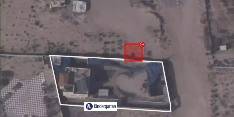 Imagen aérea publicada por las Fuerzas de Defensa de Israel el 22 de octubre de 2023 que, según afirma, muestra un lugar de lanzamiento de cohetes de Hamás junto a un jardín de infancia en Gaza. (Fuerzas de Defensa de Israel)