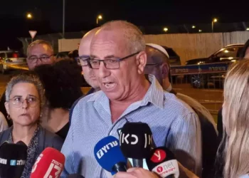 Familias de cautivos israelís piden a Netanyahu traerlos de regreso
