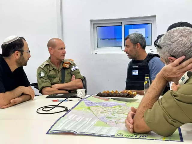 Jefe del Frente Interno visita las comunidades del sur de Israel