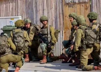 Sobrevivió al ataque de Hamas ocultándose en la basura