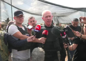 Ministro de Defensa asume responsabilidad en ataque de Hamás