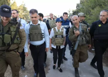 Gobernadora de Nueva York en visita a Kfar Aza: “un infierno”