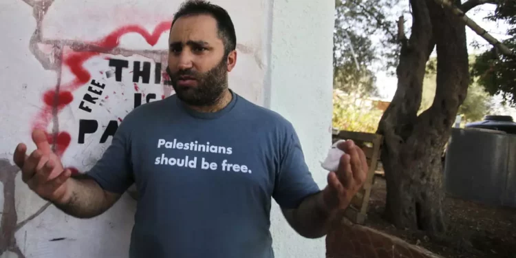 FDI desalojan a activista palestino de su casa en Hebrón