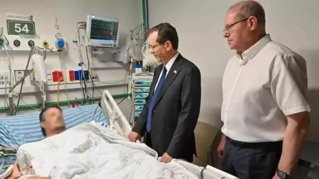 Presidente de Israel visita a soldados heridos de las FDI