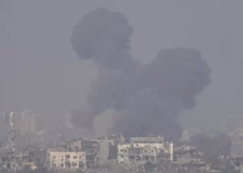 Grupos ayuda sin comunicación en Gaza por colapso de servicios