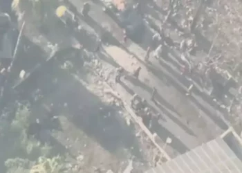 Imágenes de las FDI del hospital de la ciudad de Gaza cuyo aparcamiento dice que fue alcanzado por un cohete de la PIJ, el 18 de octubre de 2023. (Captura de pantalla/X)