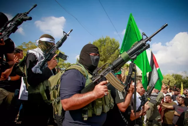 Hamás busca rehenes ruso-israelíes en Gaza para liberarlos